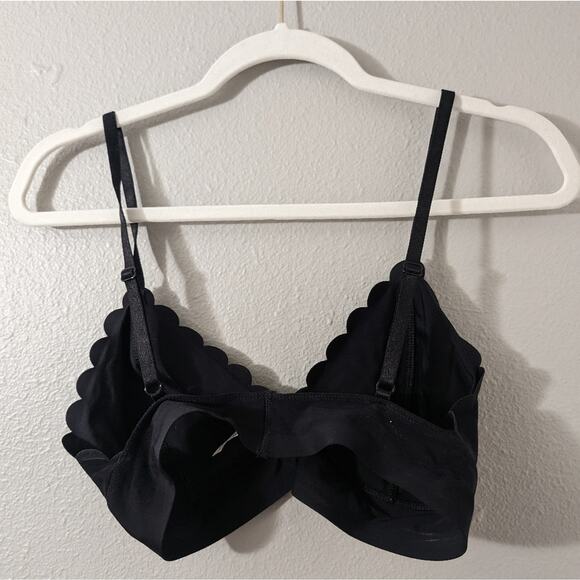 Charlotte Russe Seamless Bralette - Picture 2 of 3